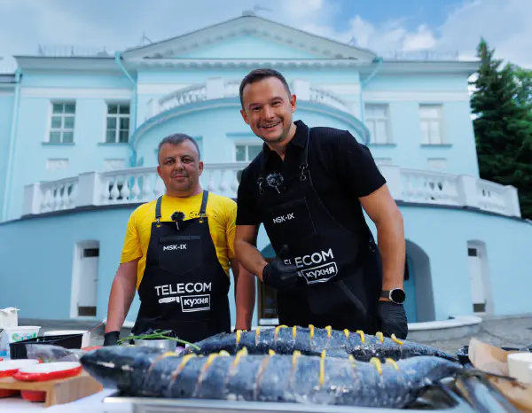 новый-выпуск-телеком-кухни-ярослав-зверьков-на-вечернем-мероприятии-msk-ix